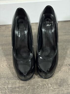 Miss Me Black Patent Round-Toe Platform Pumps